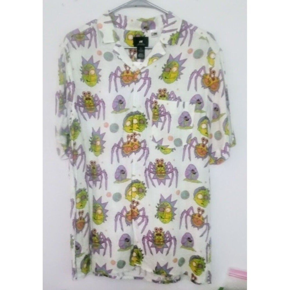 H&M CARTOON NETWORK MENS SMALL RICK & MORTY SHORT SLEEVE RESORT SHIRT